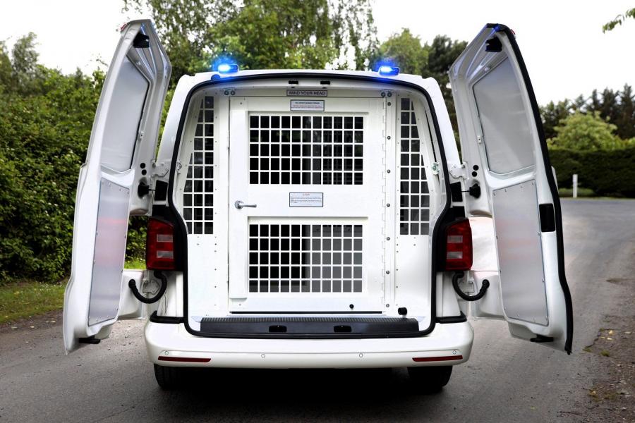 Багажник Volkswagen Transporter Police 2019 года  (UK) (фото 5 из 8)